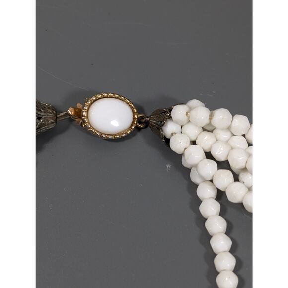 Vintage White Glass Faceted bead Multi Strand Layered Statement Neckalce 22" - Picture 8 of 14